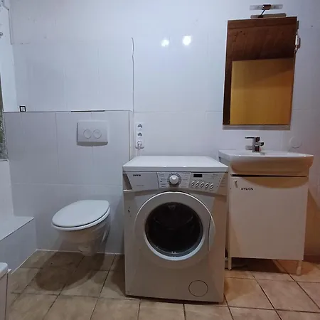 Dachwohnung Mit 3 Schlafzimmer *