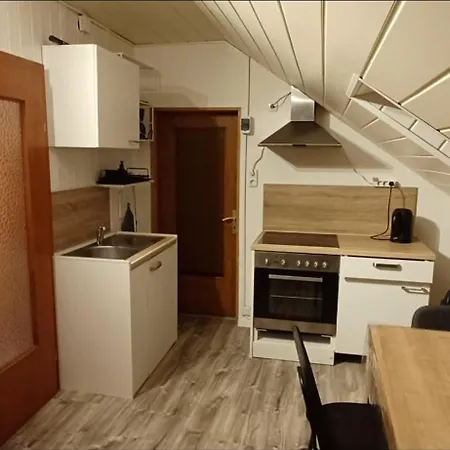 Dachwohnung Mit 3 Schlafzimmer *